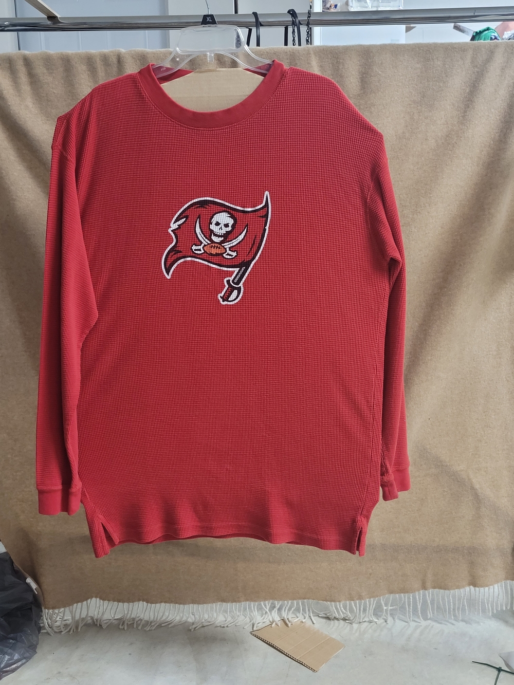 Mens Tampa Bay Long-Sleeve Red Thermal Top with Team Flag Graphic
